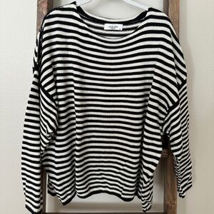 Carly Jean Los Angeles Black & White Striped Long Sleeve Sweater Size S/M